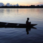 Ribeirinhos da Amazônia enfrentam a fome durante a cheia anual dos rios